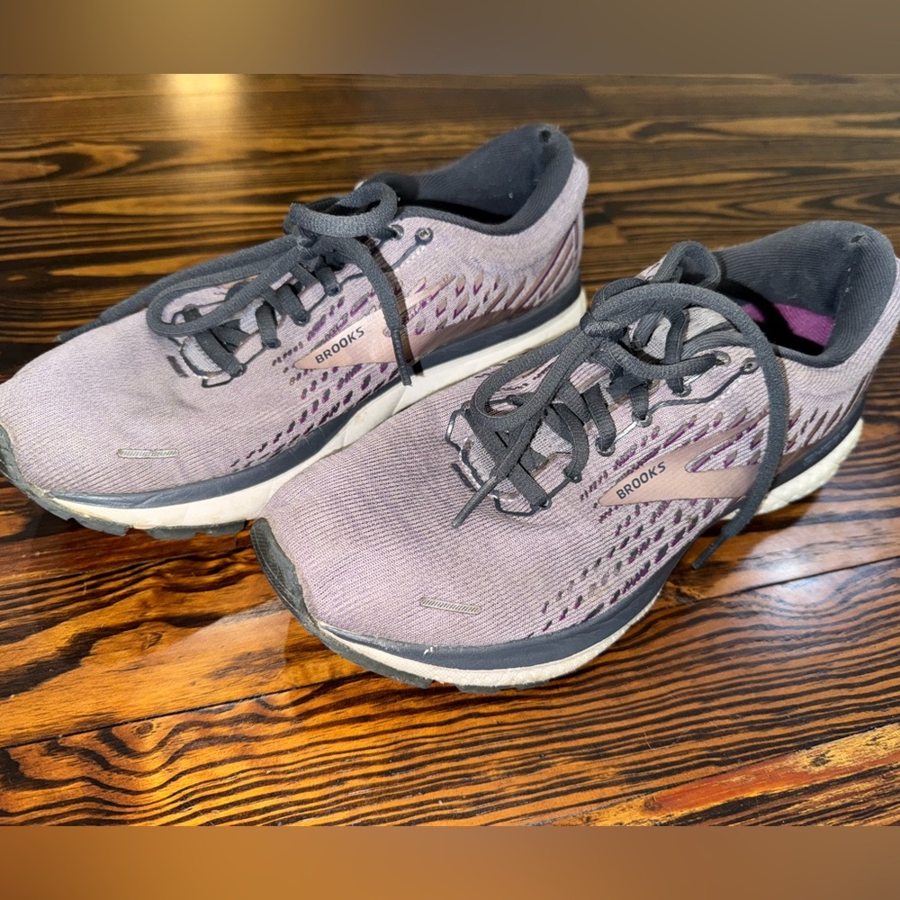 Brooks Women's Lavender Athletic Shoes - Picture 2 of 6